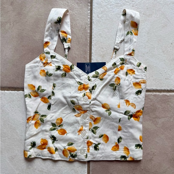 Abercrombie & Fitch Tops - NWT Abercrombie Lemon Print Women's Top - Size: Small